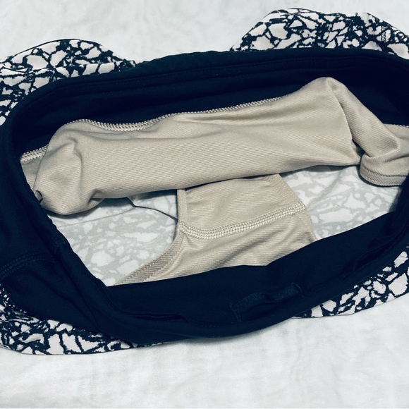 Lululemon Speed Shorts - Picture 9 of 9